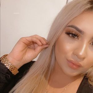 Meet your Posher, Celeste